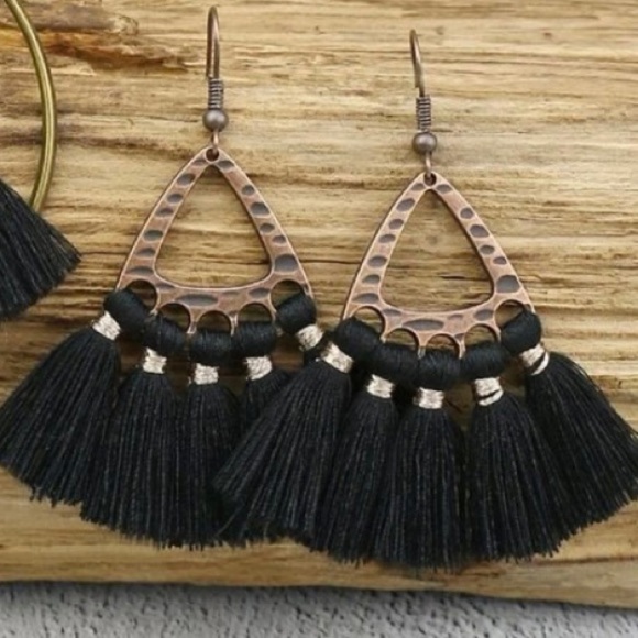 Boho Antiqued Bronze Fan Shaped Black Tassel Drop Earrings - Picture 2 of 5